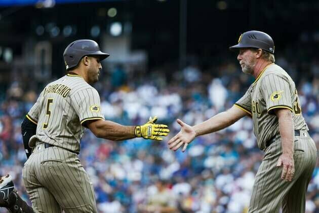 After blowing 5-0 lead, Padres come back to top Mariners