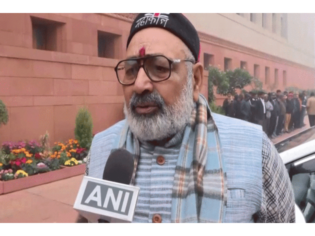 "Those opposing are enemies of labourers": Union Minister Giriraj Singh on TMC protest