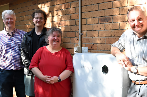 Mnister Chris Bowen home battery