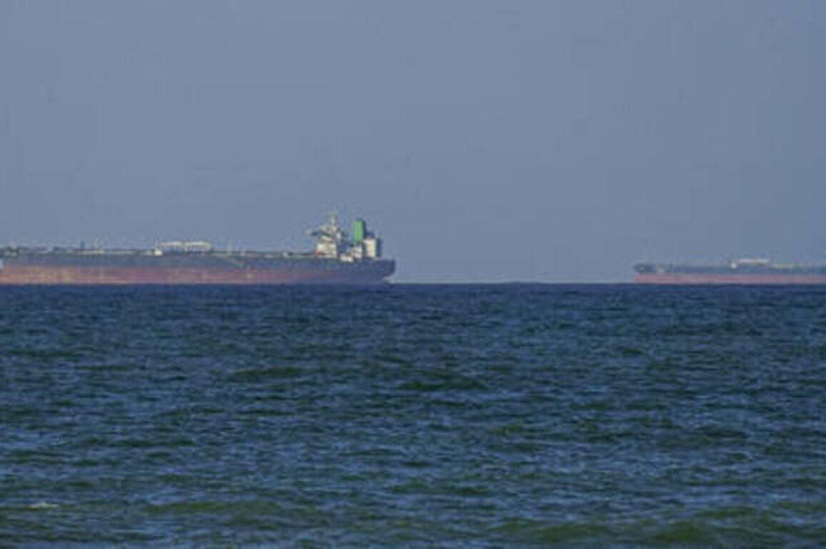 Iran threatens to strike ships approaching Hormuz (PHOTOS, VIDEOS)