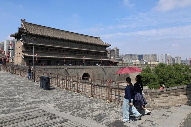 Bricks and bytes -- How data keeps ancient Chinese city wall alive