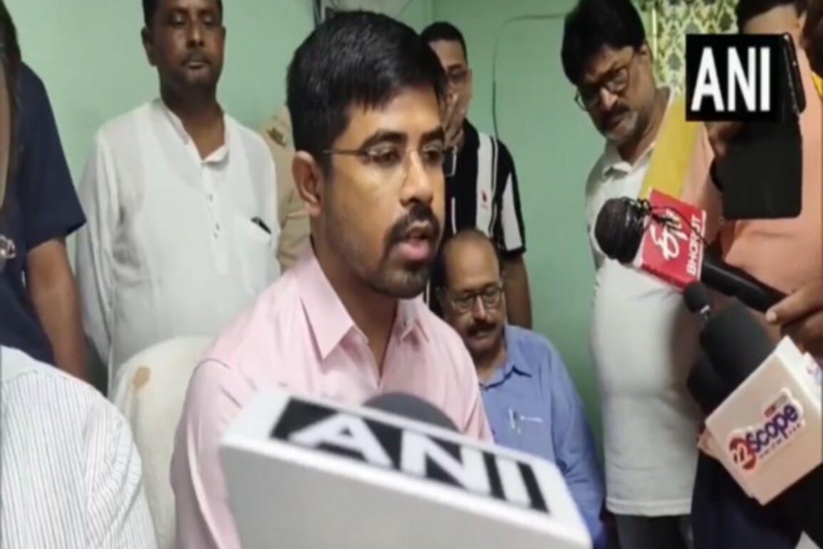 A total of 6 people have died, 24 others are injured: Official on Jharkhand bus accident