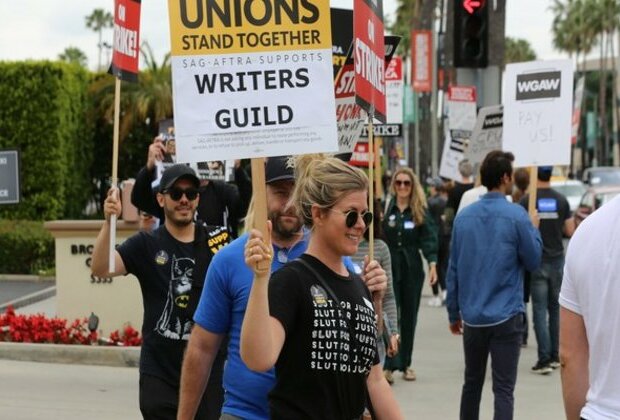 SAG-AFTRA expected to negotiate with studios