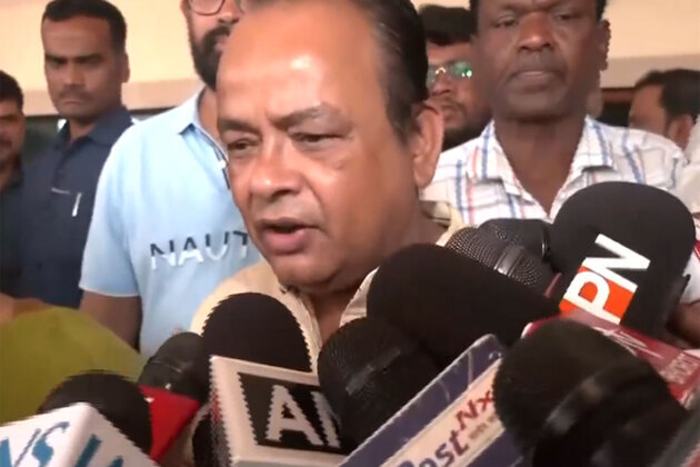 Jharkhand minister Irfan Ansari writes to Union Minister Hardeep Singh Puri seeking restoration of commercial LPG supply