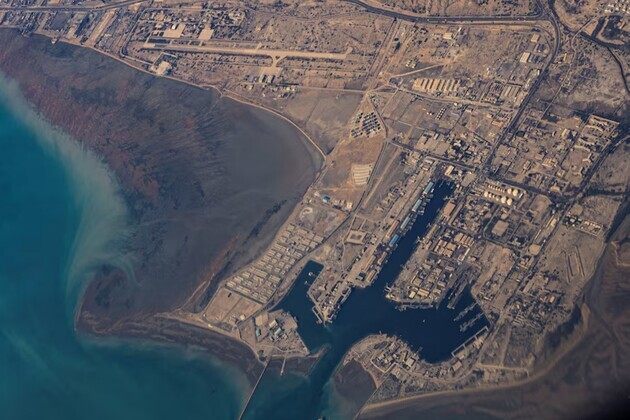 US tightens economic pressure on Iran, sanctions over 50 targets over oil exports