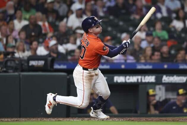 Brice Turang's sac fly in 10th lifts Brewers past Astros