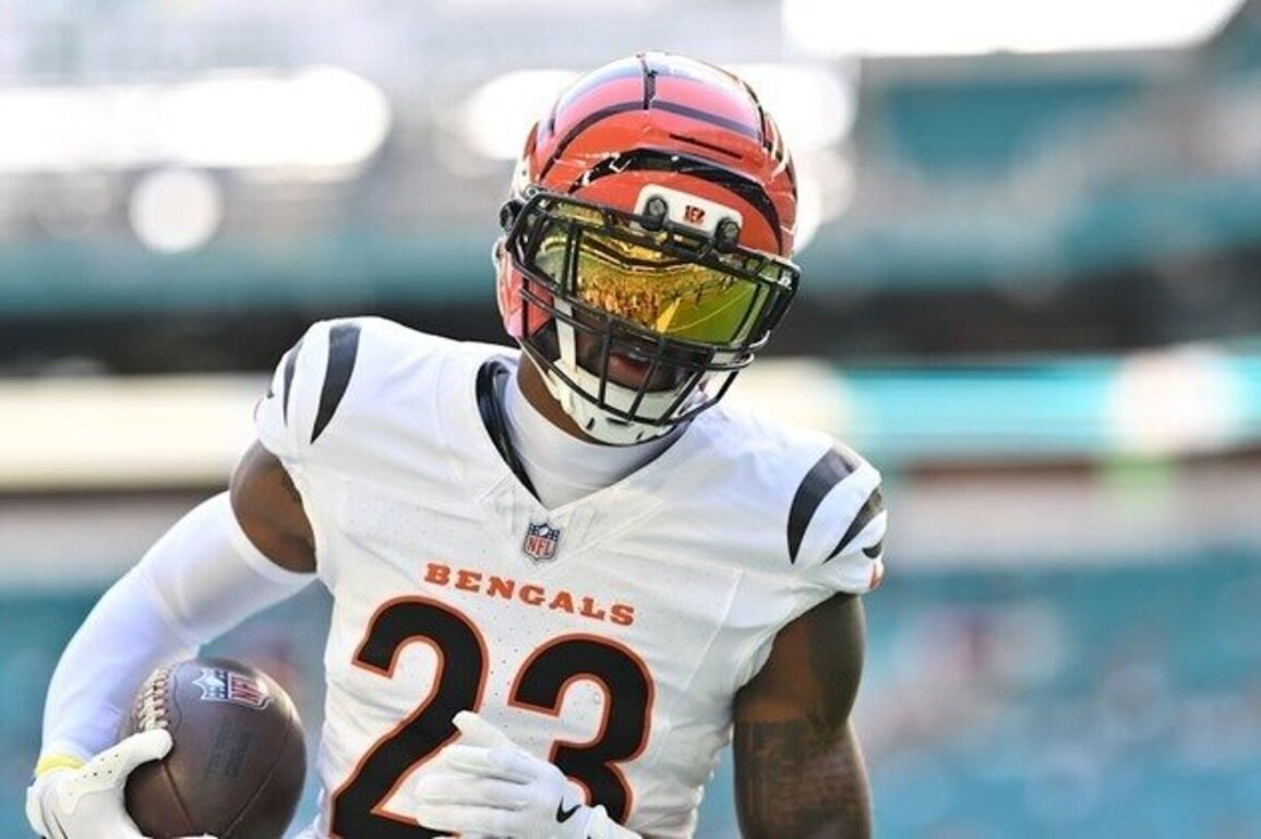 Bengals Name Dax Hill as Team's 2025 Winner of Ed Block Courage Award