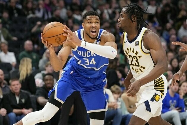 Giannis Antetokounmpo helps Bucks prevail over Pacers