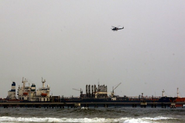 Experts: Iran Evasive on Fuel Seizure by US to Avoid Escalation