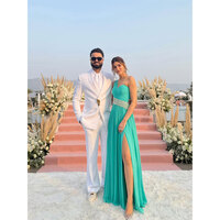 Kriti Sanon's rumoured boyfriend Kabir shares pictures with her from Nupur Sanon's wedding, fans react