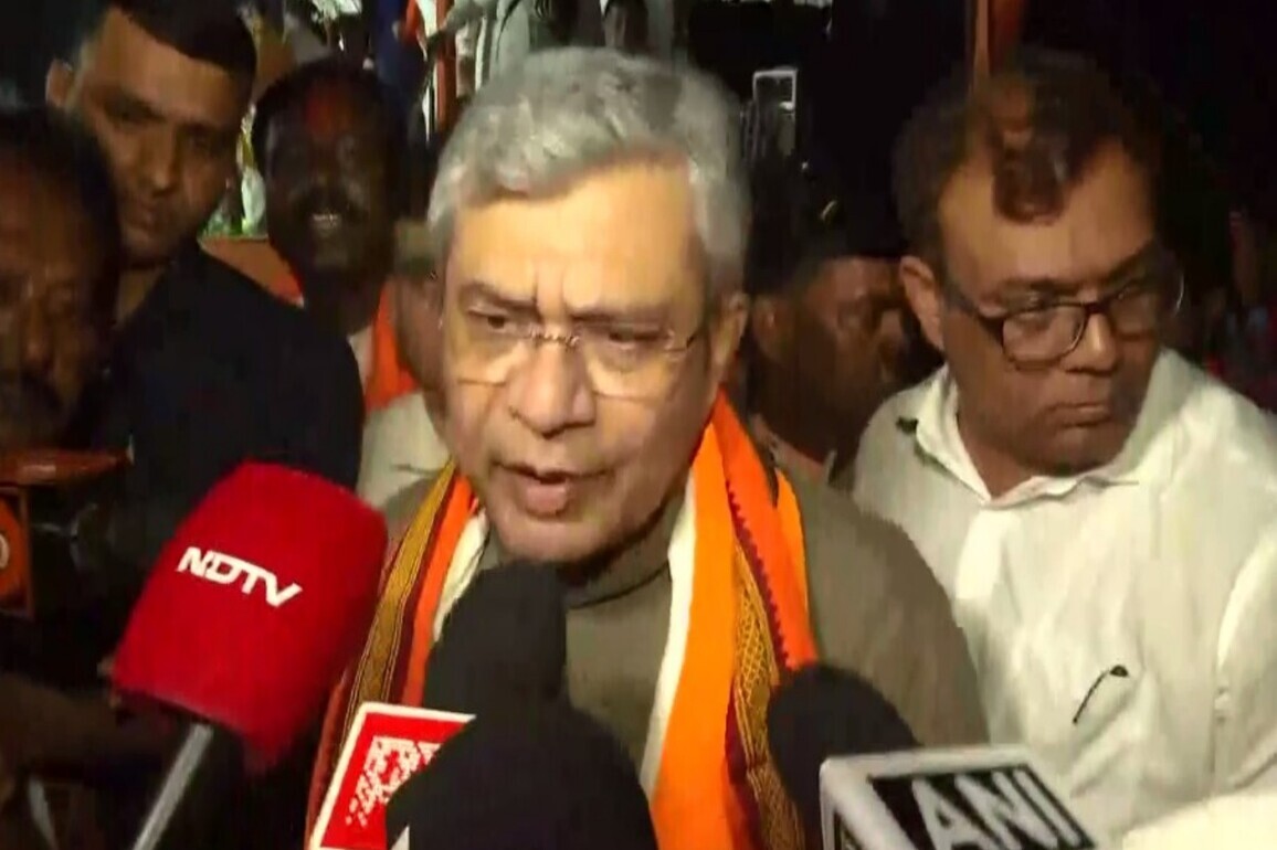 "Bengal govt does not provide any support": Union Railway Minister Ashwini Vaishnaw criticises TMC