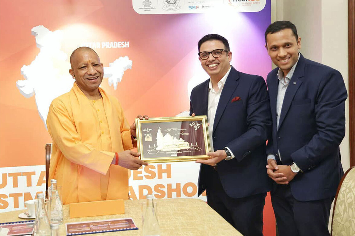 1-OAK Shines in UP: MD Amritanshu Roy Meets CM Yogi; Mega 3000 Crore Investment Announced