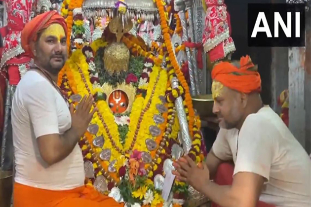 Varanasi: Morning aarti performed at Ashta Bhuji Temple, devotees observe 'kanjak' on Ram Navami