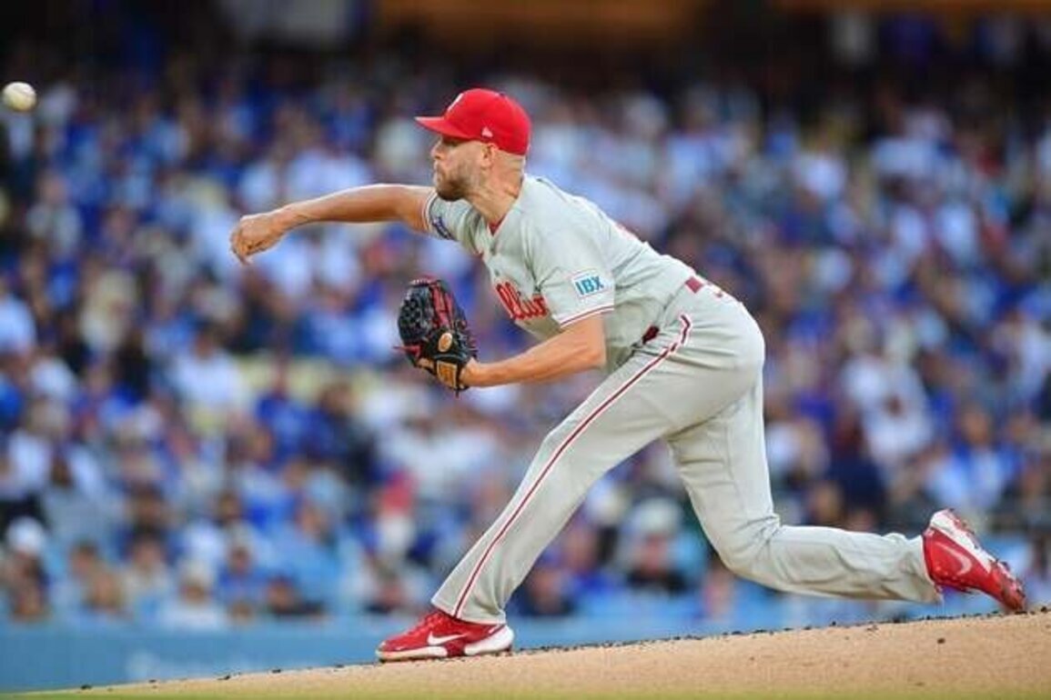 Phillies aim to close out season sweep of Padres