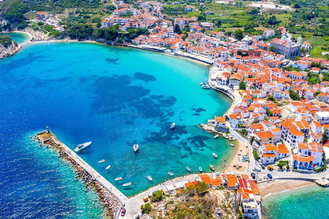 Jet2 announces holidays to lesser-known Greek Island that's 'better than Mykonos'