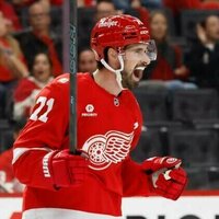'Everything a captain should be': Dylan Larkin, Wings take on Sabres