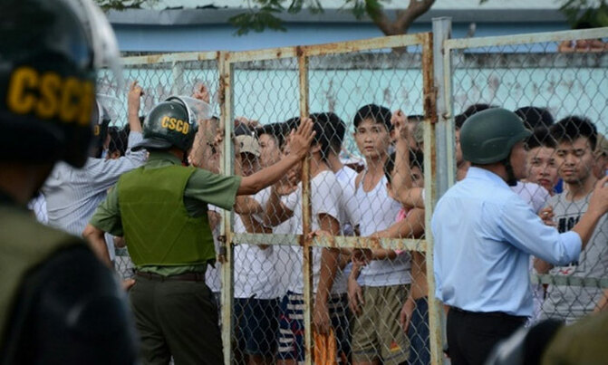 100 Vietnamese addicts escape rehab centre 100 Vietnamese addicts escape rehab centre