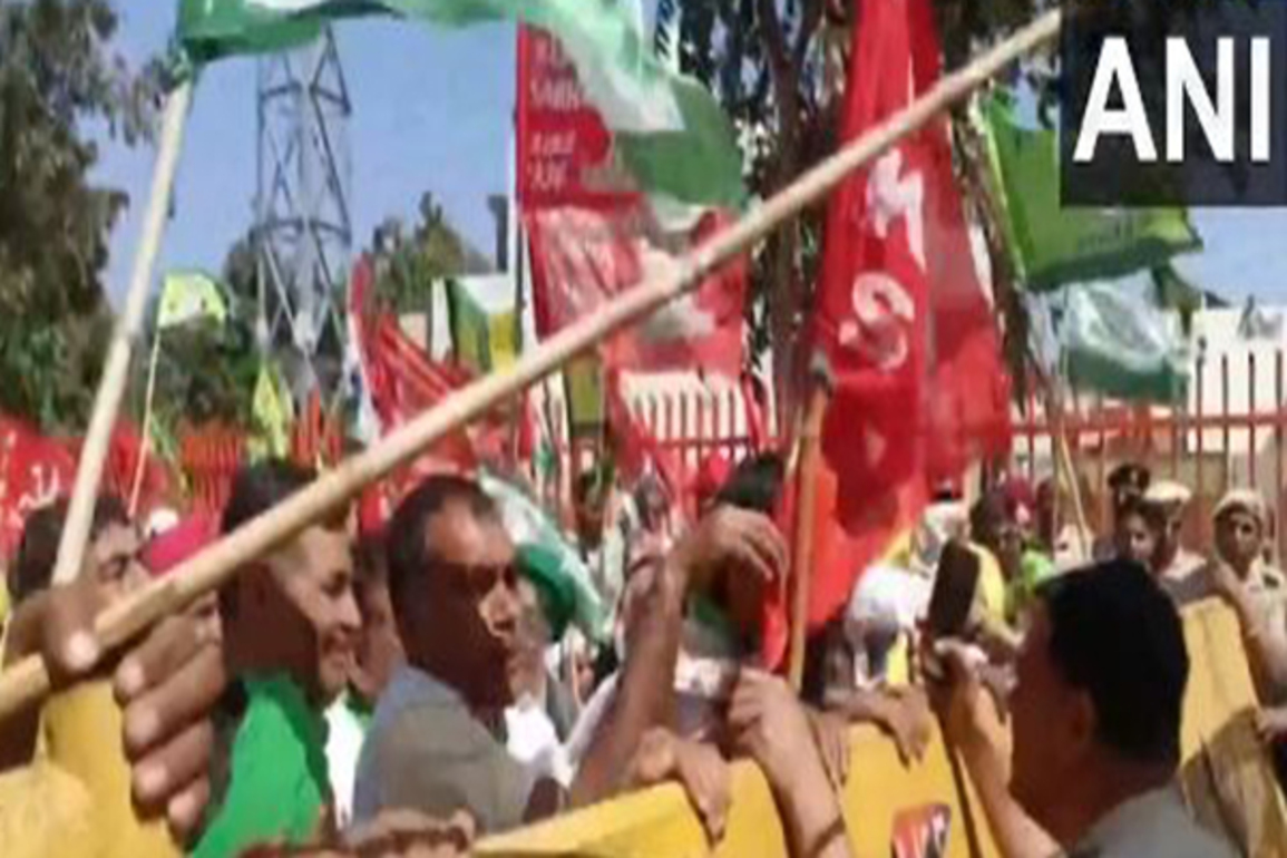 Farmers march to Haryana CM Nayab Saini's residence in Karnal