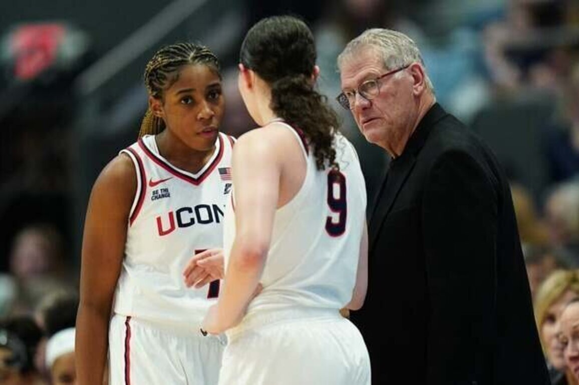 Women's Top 25 roundup: No. 1 UConn wins easily again