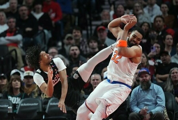 Mikal Bridges' OT buzzer-beater lifts Knicks over Blazers