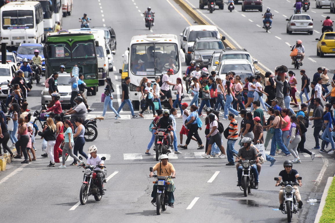 Photo Flash | Social media users report bombings in Caracas, La Guaira and Nueva Esparta of Venezuela