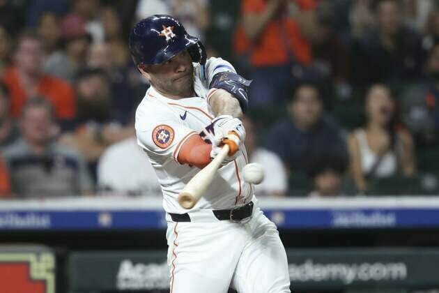 Jose Altuve aims to stay hot as Astros open road trip vs. Red Sox