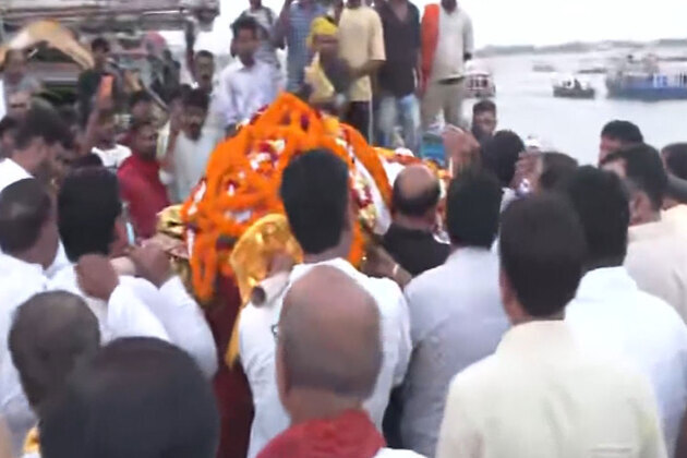 Shooting legend Jaspal Rana's last rites performed at Manikarnika Ghat in Varanasi