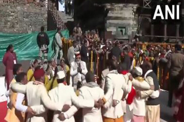 Uttarakhand: PM Modi joins local artists as they perform folk dance in Mukhwa