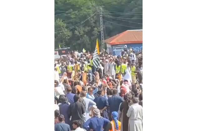 Massive anti-Pakistan protests begin in PoJK following brutal crackdown, arrest of 600 civil rights activists