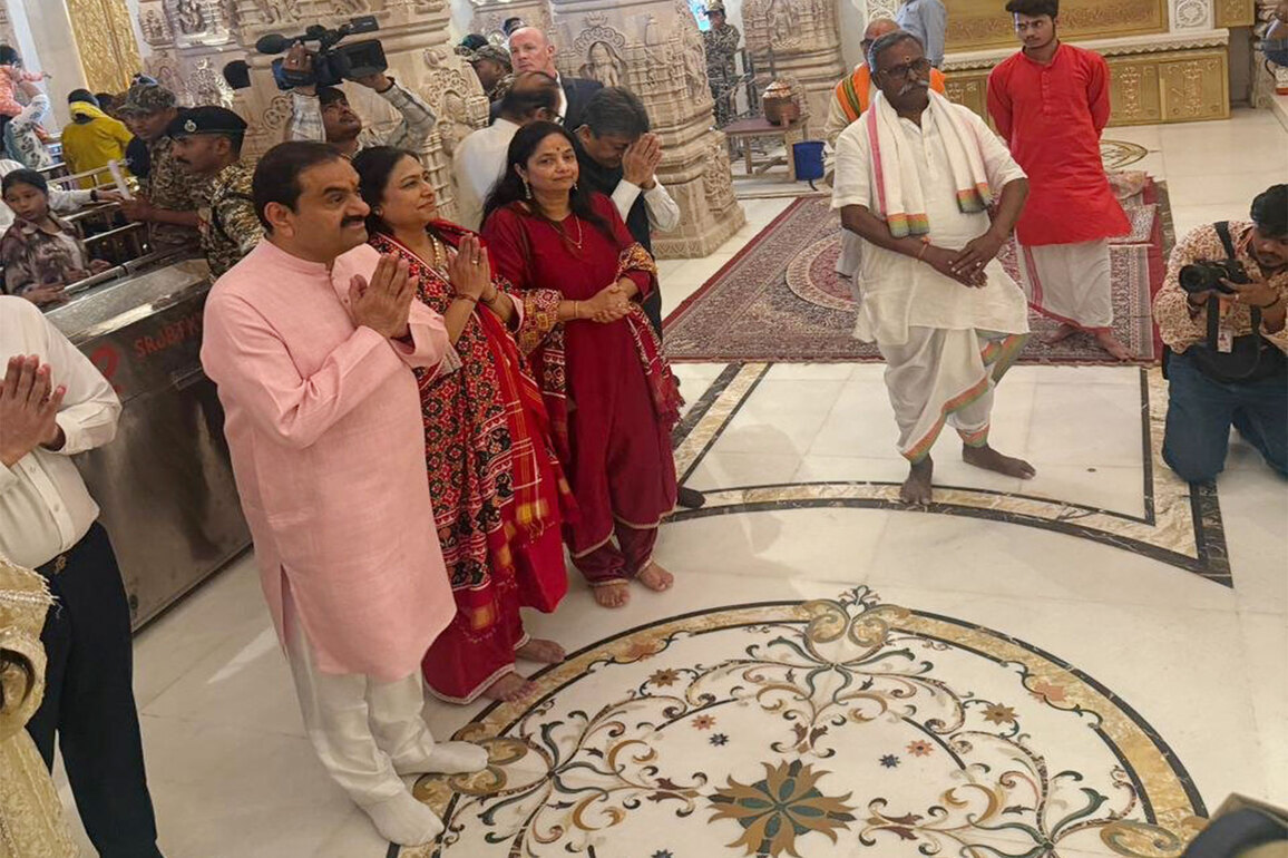 Gautam Adani visits Shri Ram Janmabhoomi Mandir in Ayodhya, says "will extend all cooperation to preserve Gurukul culture in era of AI"