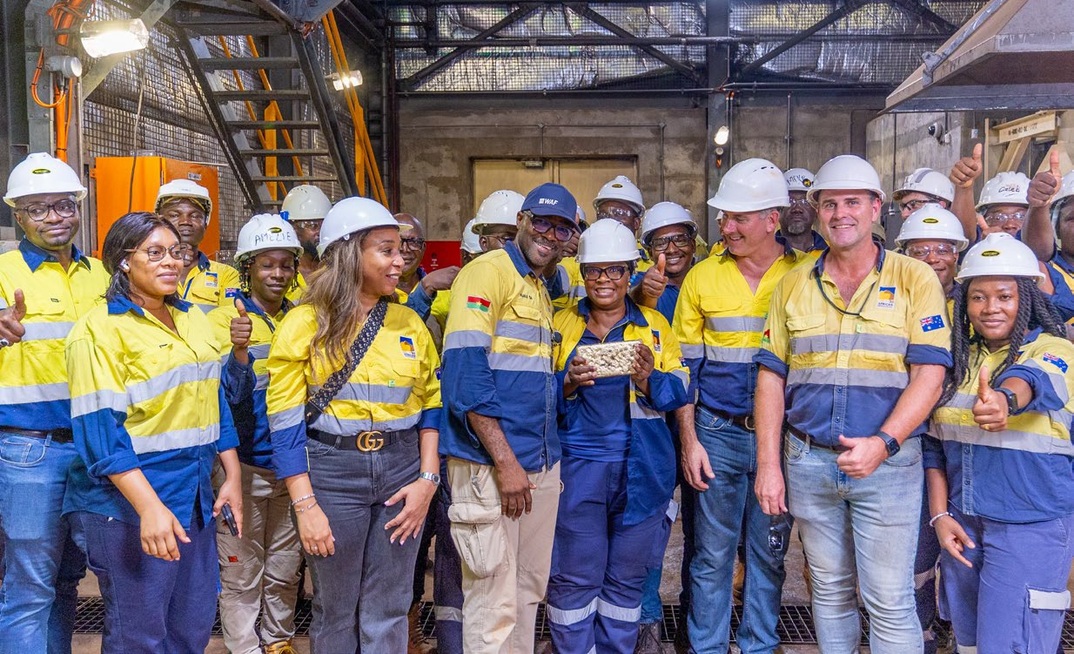 The first bar from Kiaka