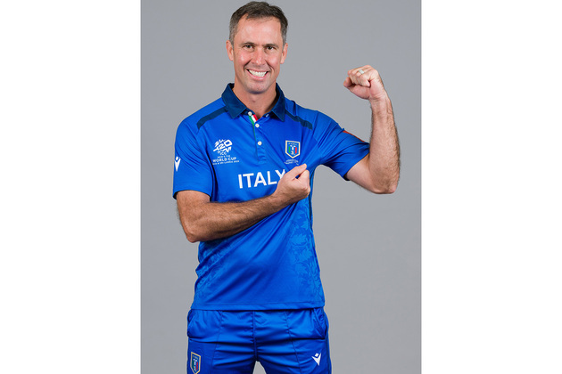 Italy captain Wayne Madsen suffers injury during T20 World Cup match against Scotland