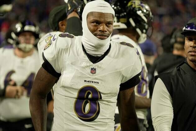Ravens QB Lamar Jackson retaliates against fan for helmet slap