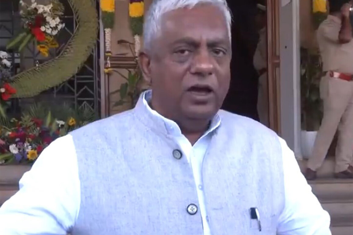 "Remove the governor immediately": Congress leader on Karnataka Governor walkout