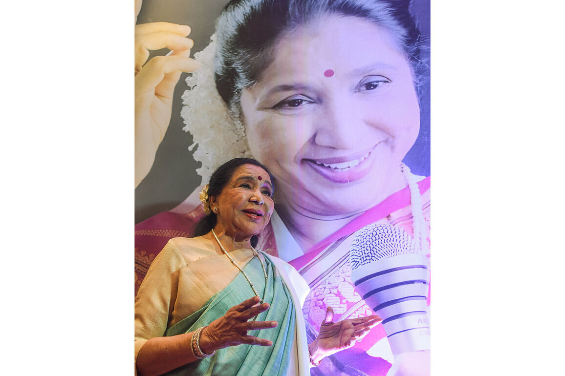 Asha Bhosle's demise an "irreparable loss to Indian music": Delhi LG Sandhu