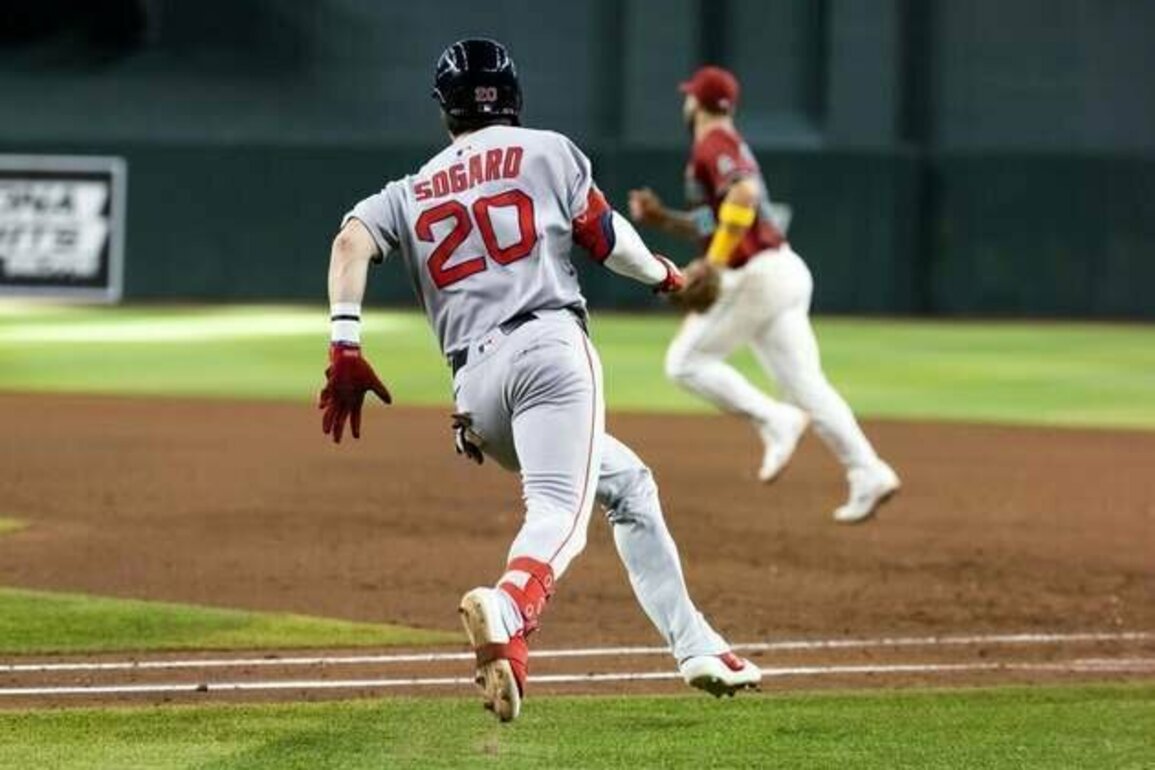 Pinch hitter Nick Sogard sparks Red Sox rally to beat Diamondbacks
