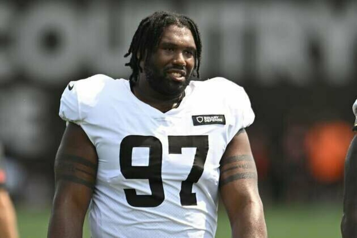 Jets trade for Browns DT, reportedly get another from Vikings
