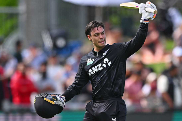 Mark Chapman, Nathan Smith powers New Zealand to victory over Pakistan by 73 runs in first ODI