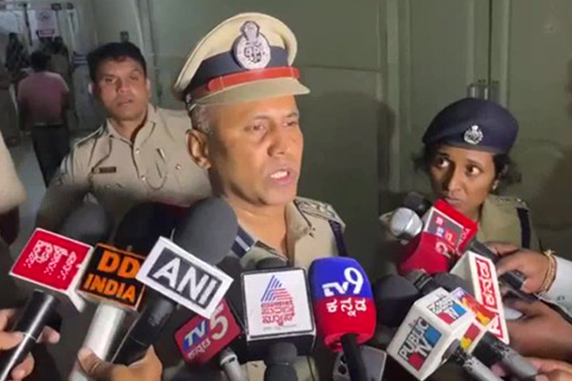 Karnataka: 9 killed after lorry crashes into Ganpati procession in Hassan