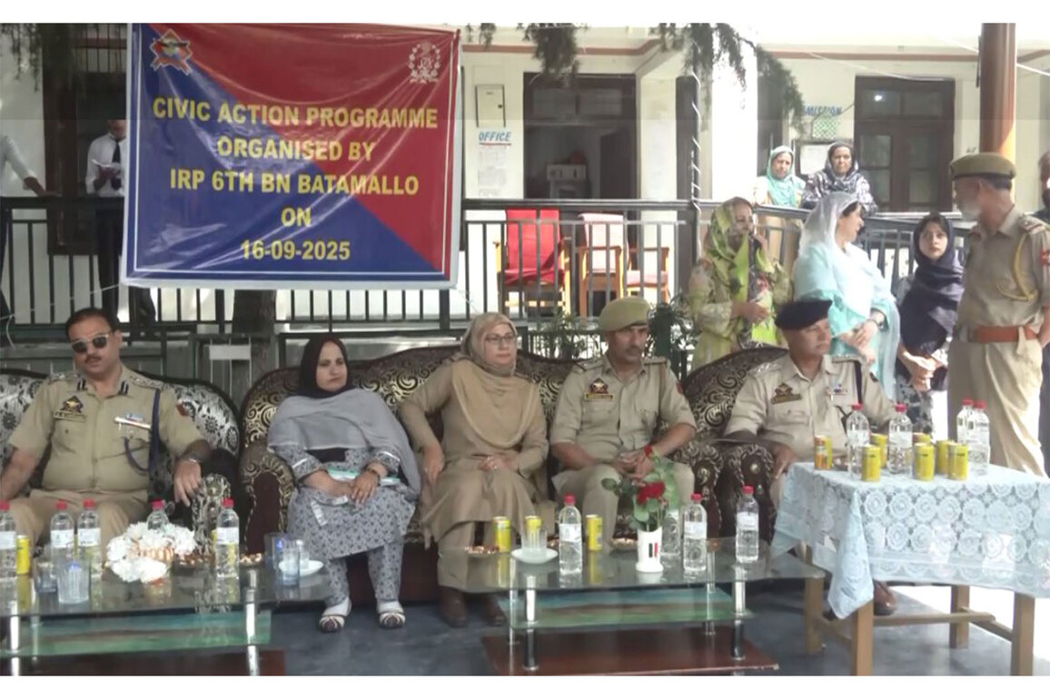J-K Police IRP 6th Battalion donates school bags and accessories to students in Srinagar