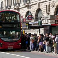 Economic Watch: Britain's lackluster growth strikes business performance, consumer confidence