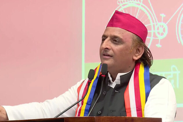"Ek kachori, ek samosa...ab nahi raha gas par bharosa": Akhilesh Yadav's dig at BJP amid LPG concerns