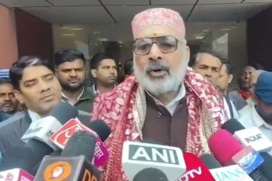 'Not Sherni but traitor, issues Tughlaqi decrees, suppresses Hindus like Aurangzeb': Giriraj Singh attacks Mamata Banerjee