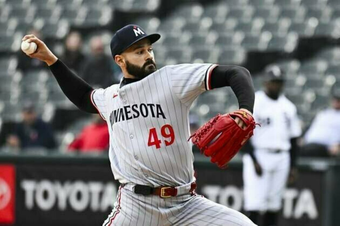 Twins place RHP Pablo Lopez (hamstring) on IL