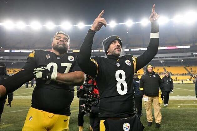 NFL roundup: Steelers edge Ravens in wild finish for playoff berth