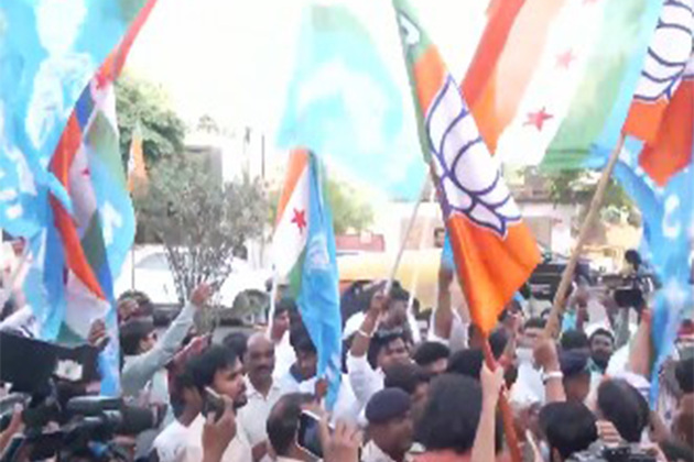 Clashes erupt between BJYM, NSUI workers during NEET-UG protest outside BJP office in Ranchi