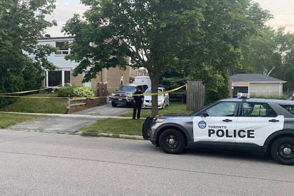 2 men found dead in Scarborough home, Toronto police say