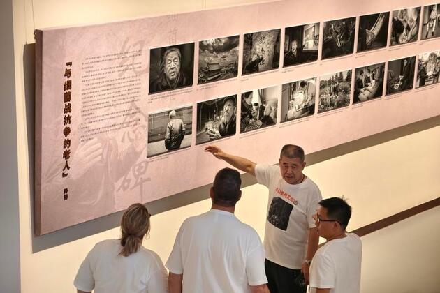 A Chinese photographer's quest to preserve WWII histories