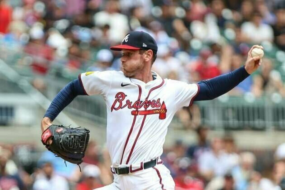 Braves use long ball to race away from Marlins