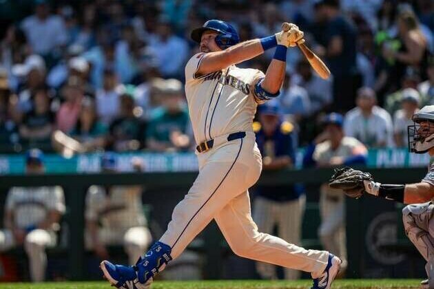 Cal Raleigh aims to power M's vs. Padres in showdown of contenders